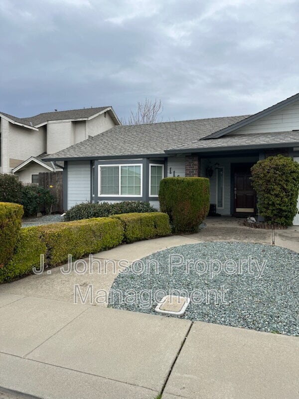 Photo - 1144 May Ave