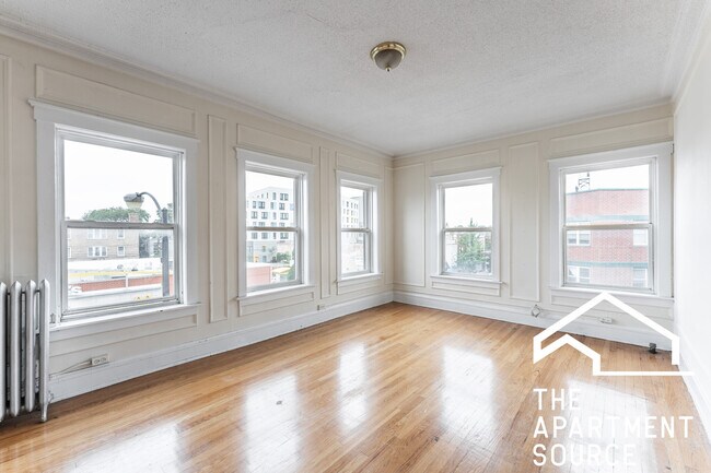 Photo - 2712 N Milwaukee Ave Condo Unit 313