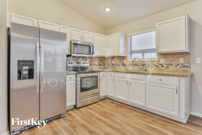 Photo - 425 W Jersey Way