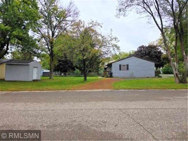 Photo - 653 N 2nd St