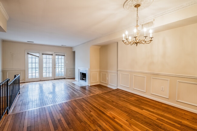 Photo - 4515 MacArthur Blvd NW