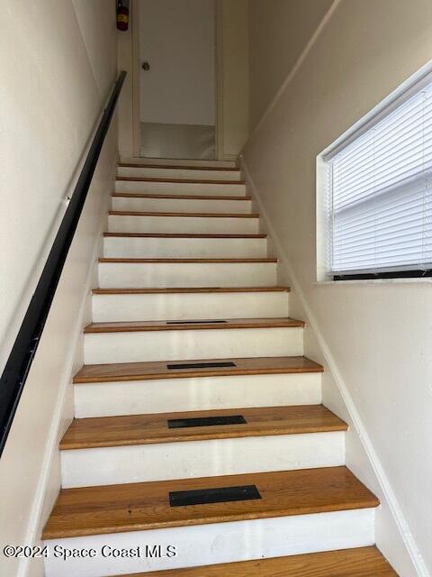 Photo - 250 S Robbins Ave