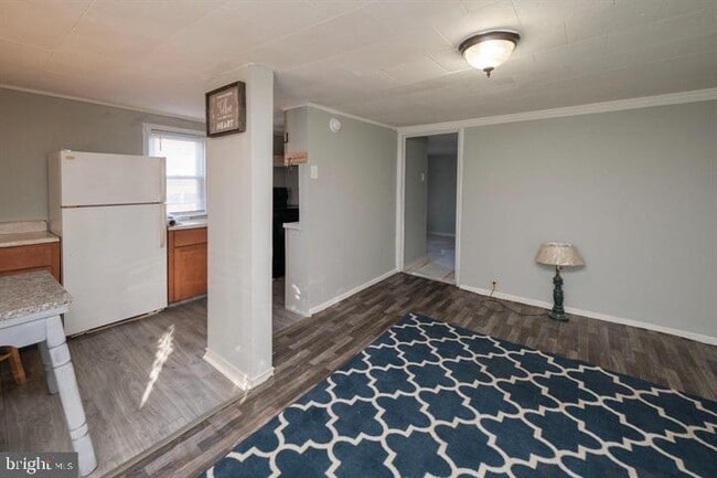 Building Photo - 607 West Lawn Ave