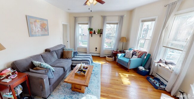 Photo - 36 Bond St Unidad 1R