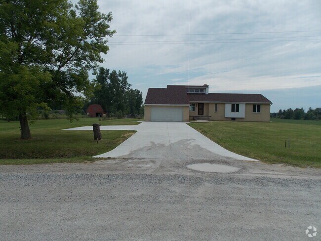 Building Photo - 8961 Beard Rd Rental