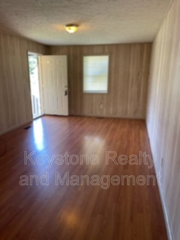 Photo - 410 Lucky Debonair St