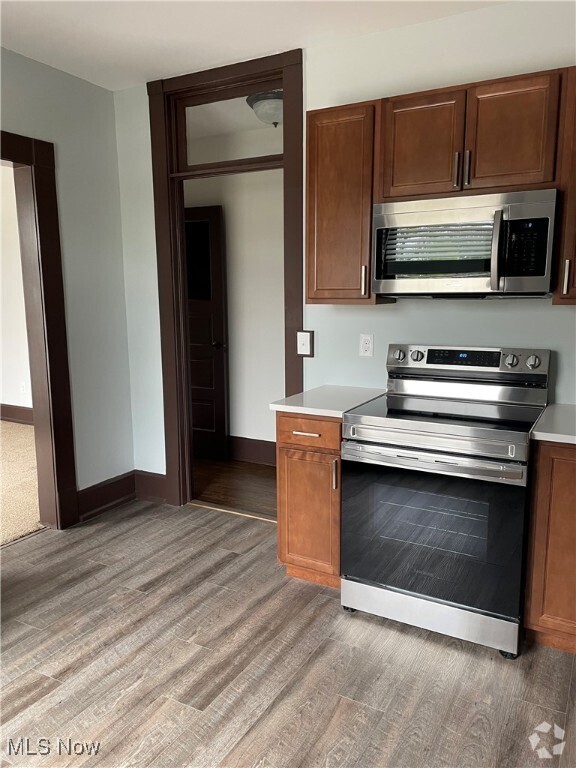 Building Photo - 355UP Center St Unit 201 Rental