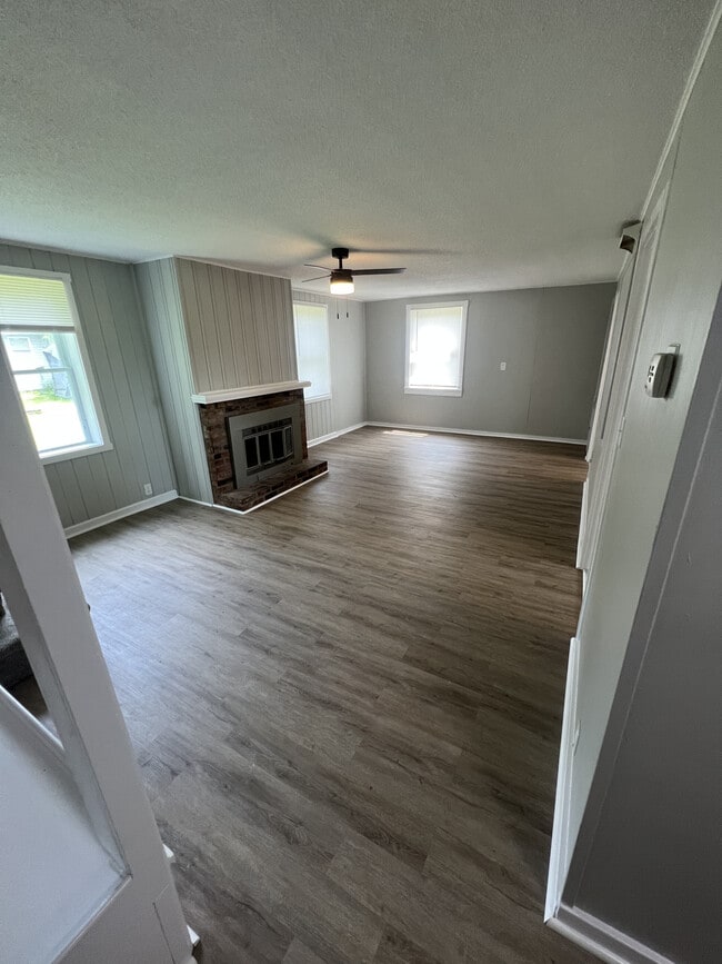 Photo - 315 E Park Dr