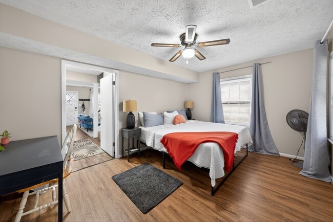 Photo - 534 Oak Meadow Ln