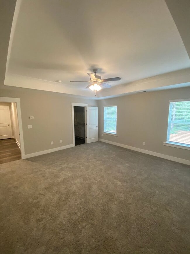 Photo - 5 Bed 3 Bath in Stone Mountain!