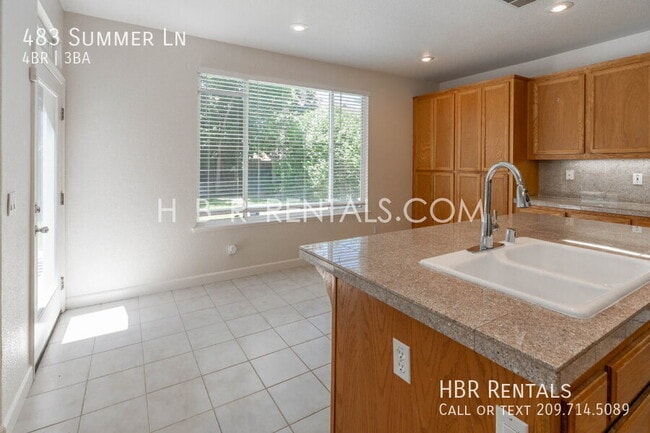 Photo - 483 Summer Ln