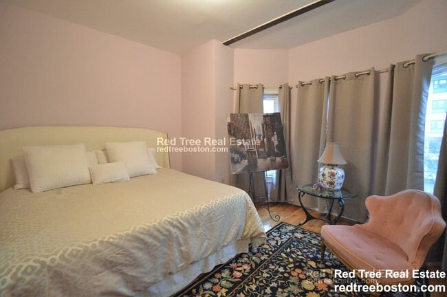 Photo - 1031 Tremont St Unit 3