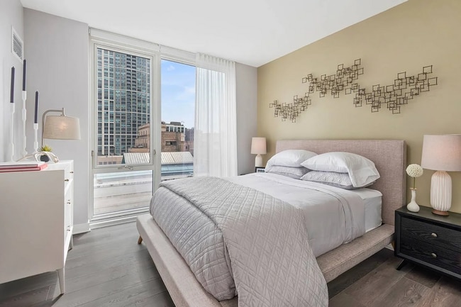 Photo - 30 W Randolph St