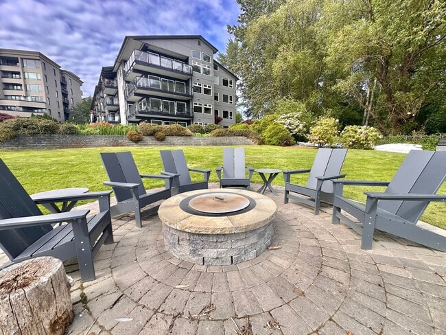 Photo - Rare Kirkland Condo on the Juanita Waterfront! Available August 1st, 2026!