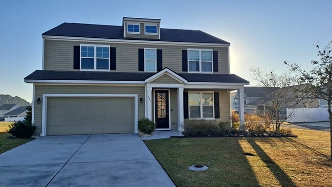 Spacious 5 bed 3 bath Home - Spacious 5 bed 3 bath Home