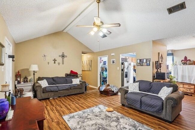 Photo - 111 Omega St Unit B