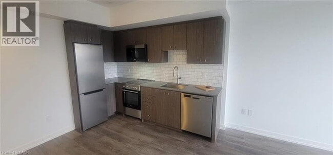 Photo - 5 Wellington St S Unit 1108