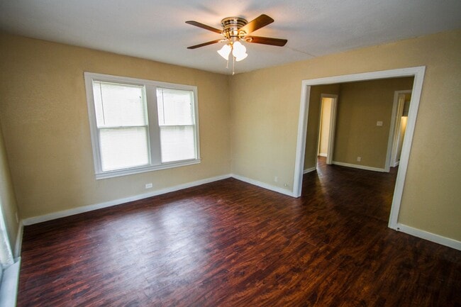 Photo - Spacious Cozy Home in Eastlawn