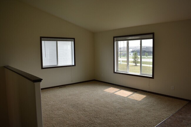 Photo - 3 Bed 3 Bath Twinhome Available!