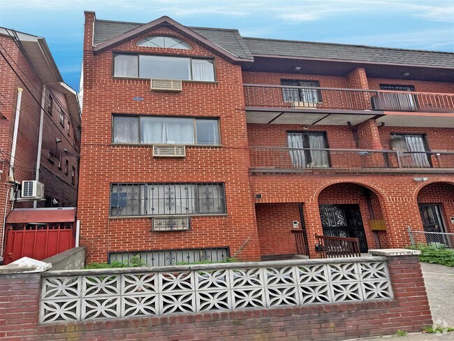 Building Photo - 56-07 84th St Unit 3 Rental
