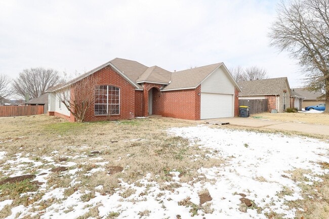 Photo - 3 Bed 2 Bath in Jenks - Available Now!