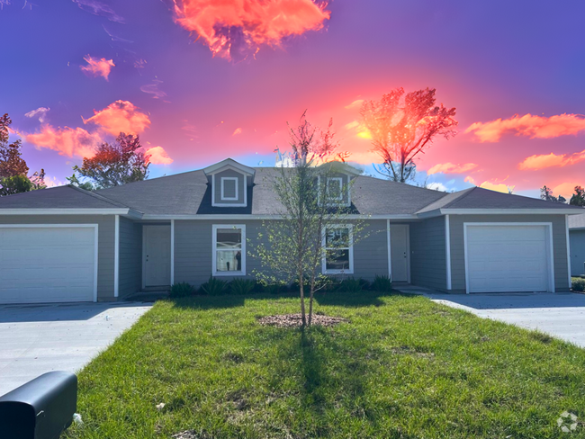 Building Photo - READY NOW Beautiful 2/2 Duplex in Palm Coast Unit A Rental