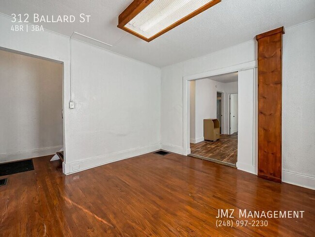 Photo - 312 Ballard St