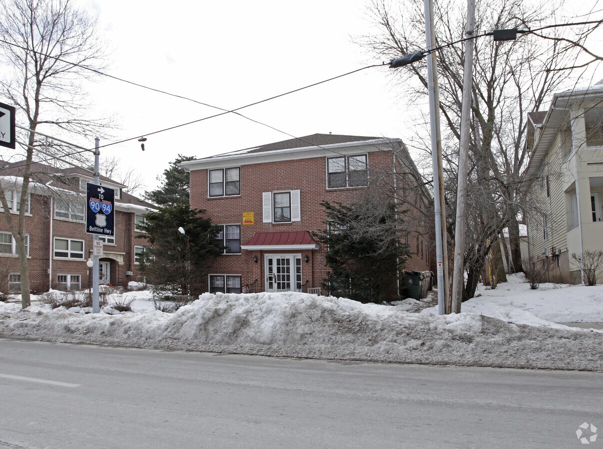 Photo - 411-413 W Wilson St
