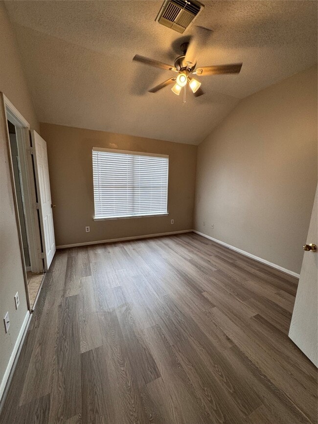 Photo - 19419 Woolongong Dr