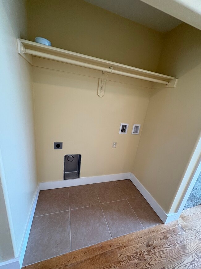 Building Photo - 421 S Washington St Unit D Rental