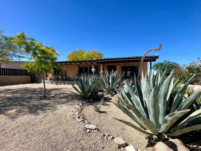 Photo - 71590 Juanita Dr