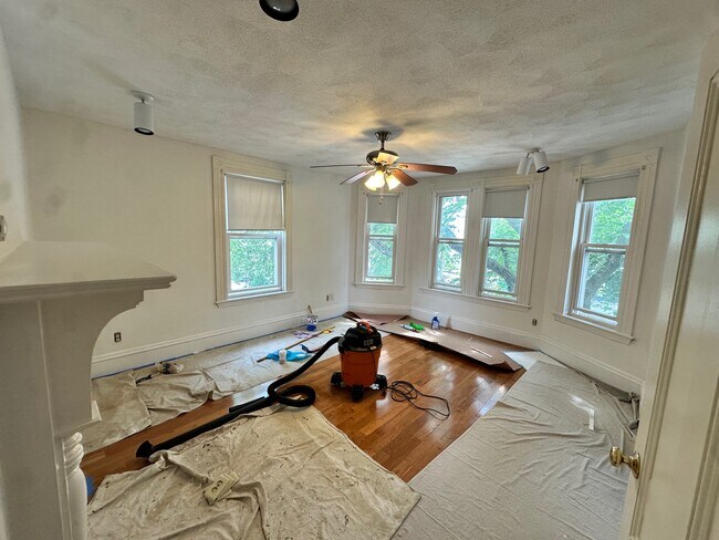 Photo - 602 Putnam Ave Apartments