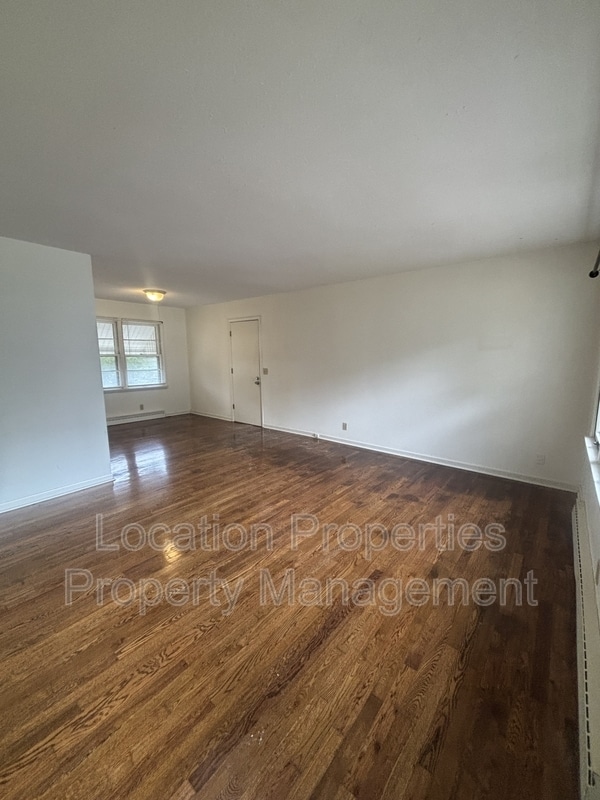 Photo - 2127 Mitchell St