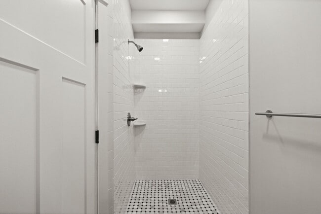 Photo - 2 Bedroom with porch. Completely remodeled! Unit 3W