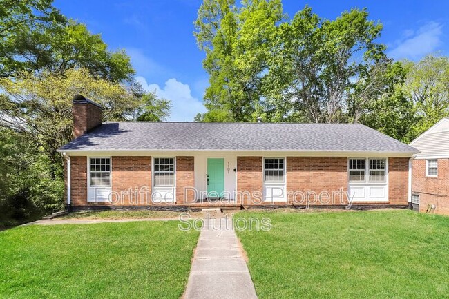 Photo - 1101 Surry Dr House