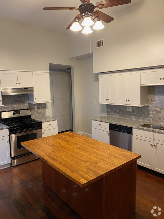 Building Photo - 120 W Duffy St Unit 120A Rental
