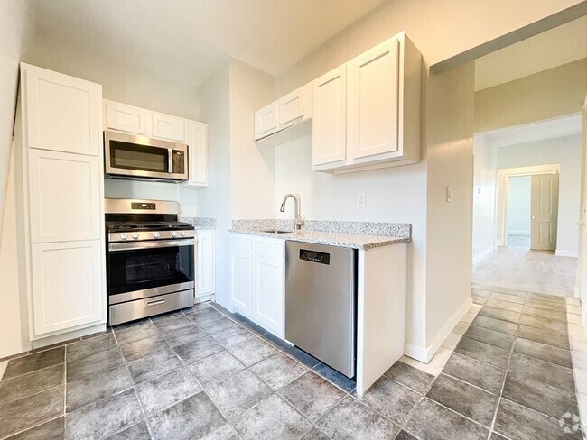 Building Photo - 30 Woodbine St Rental