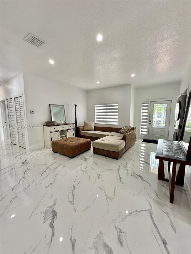 Photo - 1407 SE 6th St