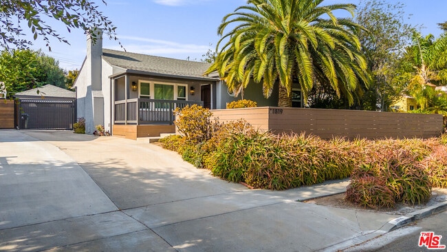11819 Pacific Ave