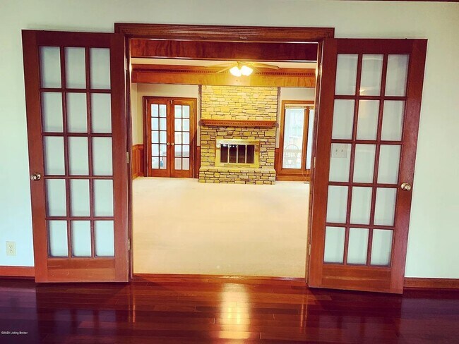 Photo - Check Out This Stunning & Rare Lake Forest Rental!