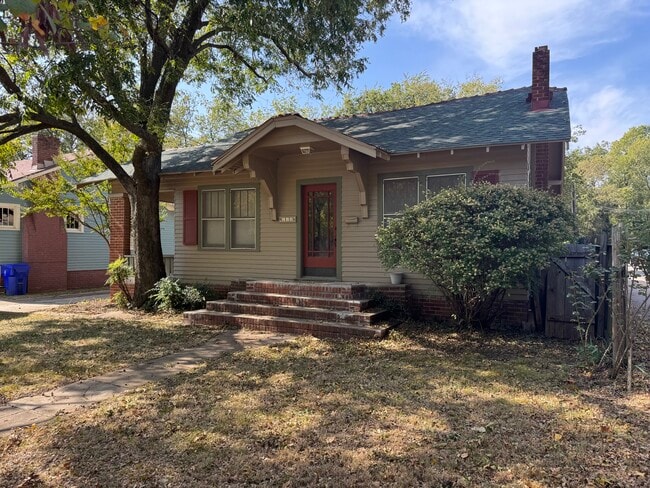 Building Photo - 512 S Crawford Ave