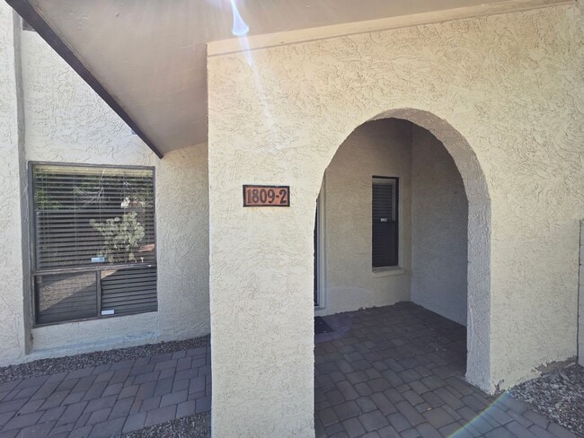 Photo - 1809 E Frier Dr