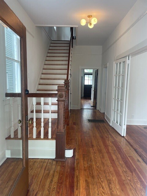 Photo - 718 E Henry St