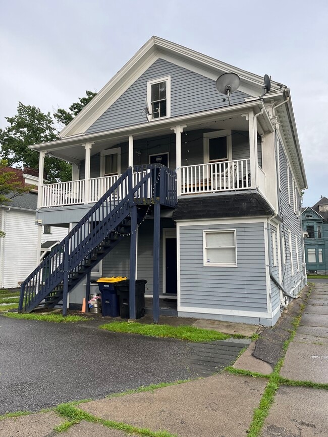 Photo - 317 S River St