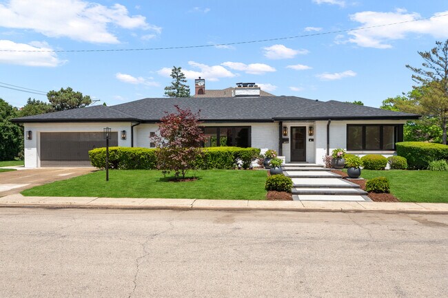 Photo - 6600 N Kenton Ave