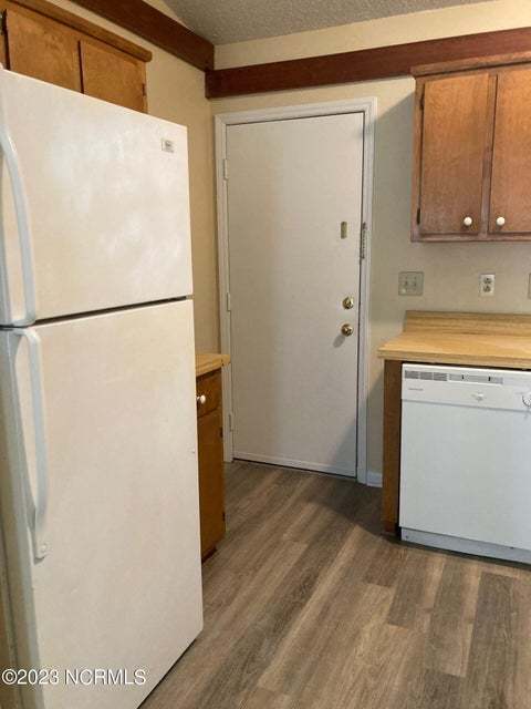 Photo - 193 Village Cir