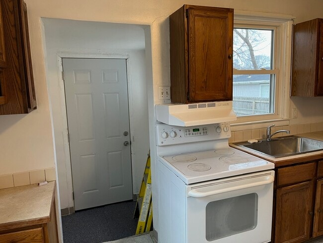 Photo - 631 Tisdale Ave