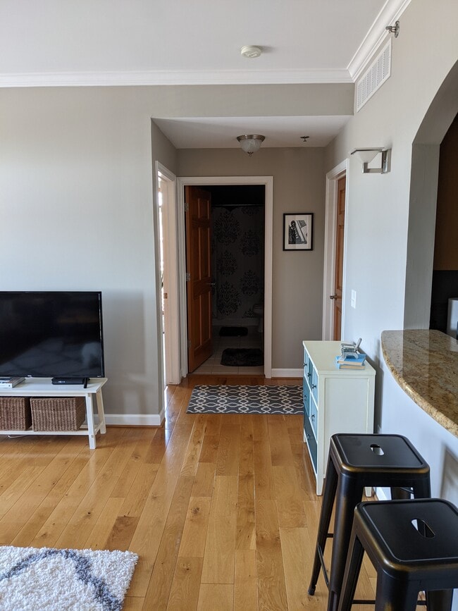 Photo - 283 S Zeeb Rd Unidad 208