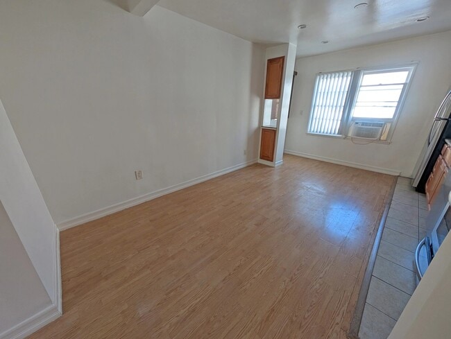 Photo - 1051 S Wooster St