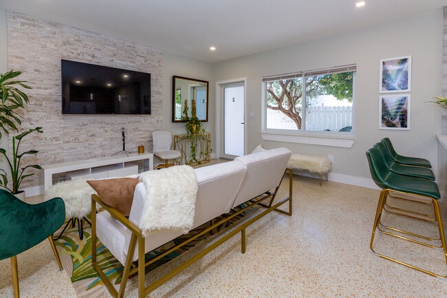 Photo - 1029 79th St